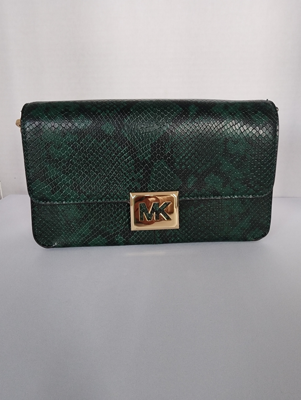 New Michael Kors Green Snake Embossed Leather Chain Crossbody Bag - Picture 2 of 10